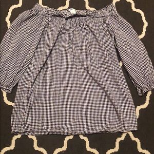 Checkered cold shoulder top! Size Small